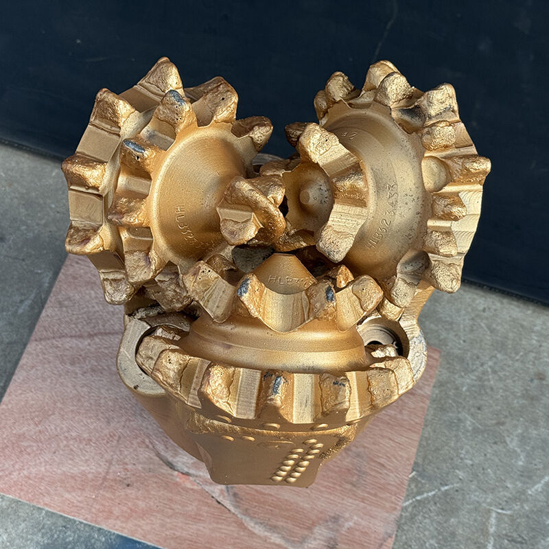 9 7/8inch (250mm) IADC137 Kecepatan Pengeboran Cepat Mill Gigi Tricone Bor Bit untuk Formasi Lembut